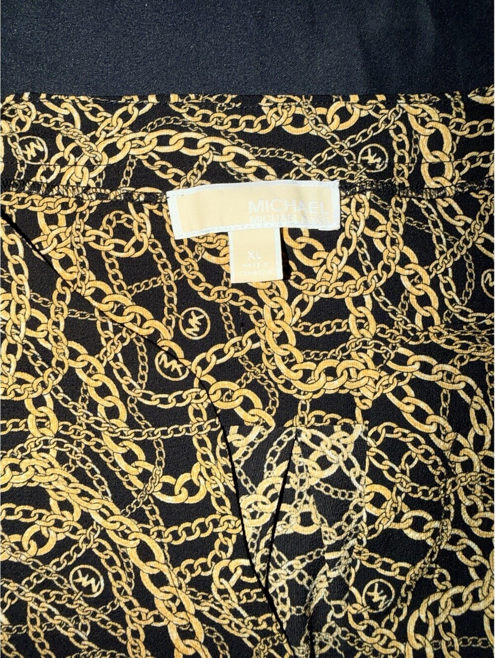 Michael Kors V- Neck Top Black and Gold Chain Size XLarge Women's - Picture 3 of 5